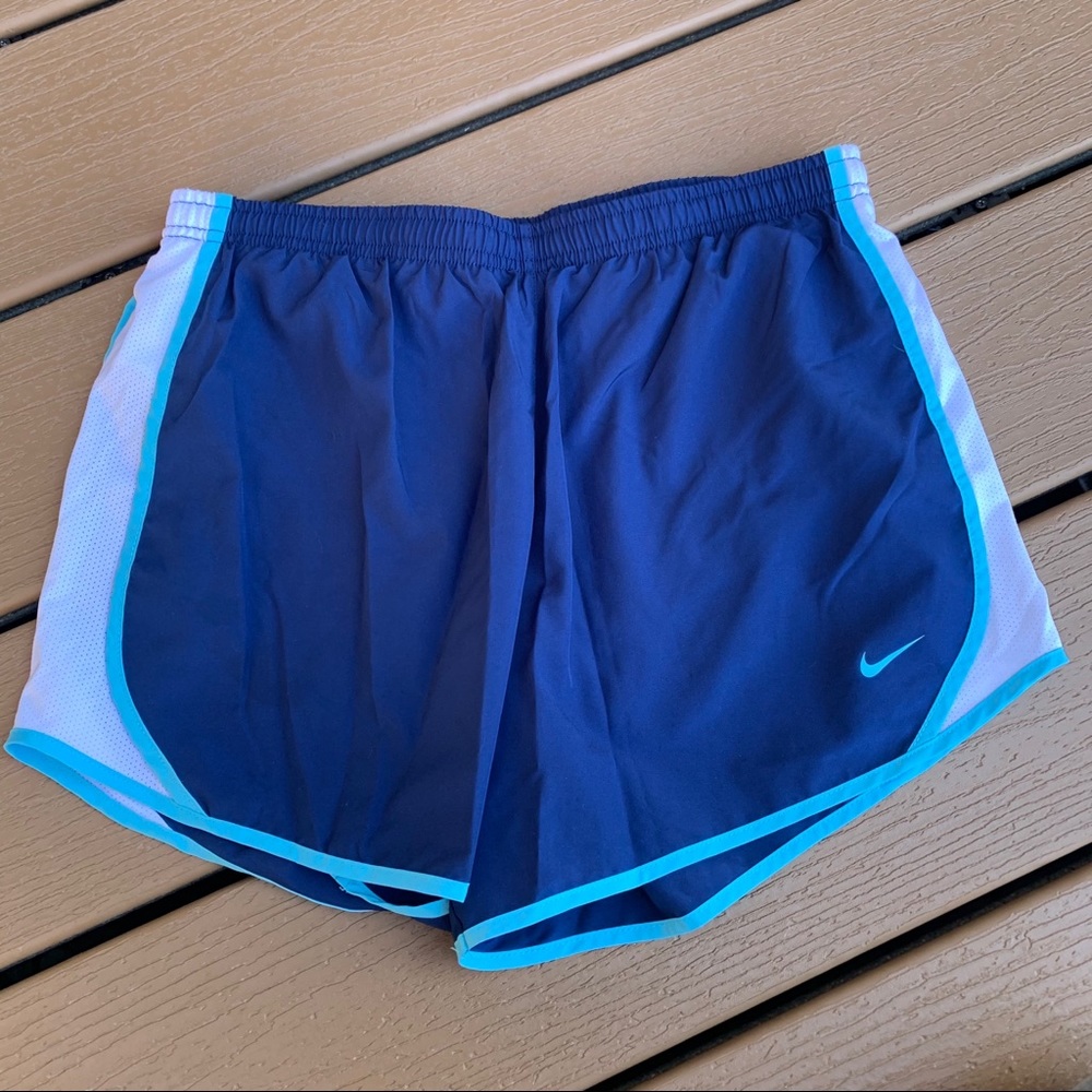 Nike Girl’s Tempo Shorts - XL